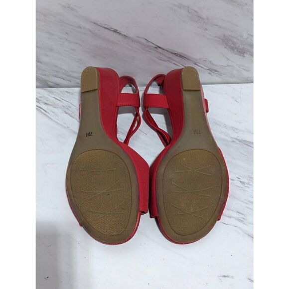 Impo Women's Red Silver Buckle Stretch Open Toe 1.5" Wedge Sandal Size 7M - Picture 7 of 7